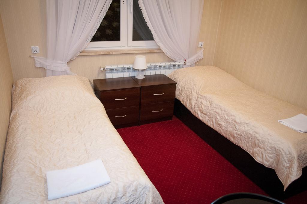"Arkadia" Bed & Breakfast Остролека Стая снимка