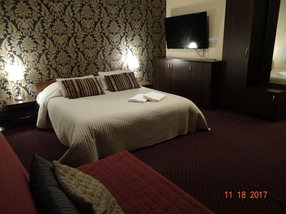 "Arkadia" Bed & Breakfast Остролека Екстериор снимка